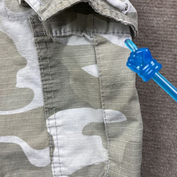 Southpole Camo Cargo Shorts Mens Size 30 Beige Ripstop Pockets Y2K - Picture 4 of 16